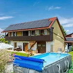 Merry's & Relax House - Happy *