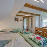 Merry's & Relax House - Happy *