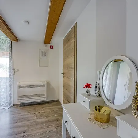 Dom wakacyjny Merry's House W/ Pool & Sauna - Happy Gradac