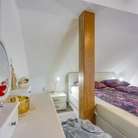 Dom wakacyjny Merry's House W/ Pool & Sauna - Happy Gradac