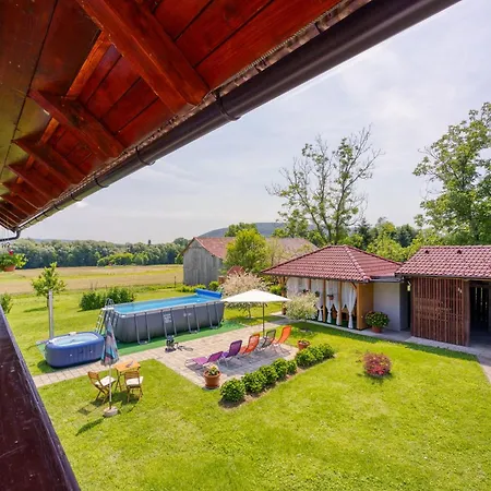 Merry's House W/ Pool & Sauna - Happy