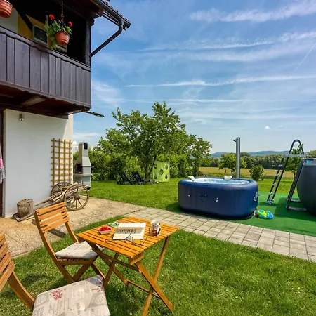 Dom wakacyjny Merry's House W/ Pool & Sauna - Happy