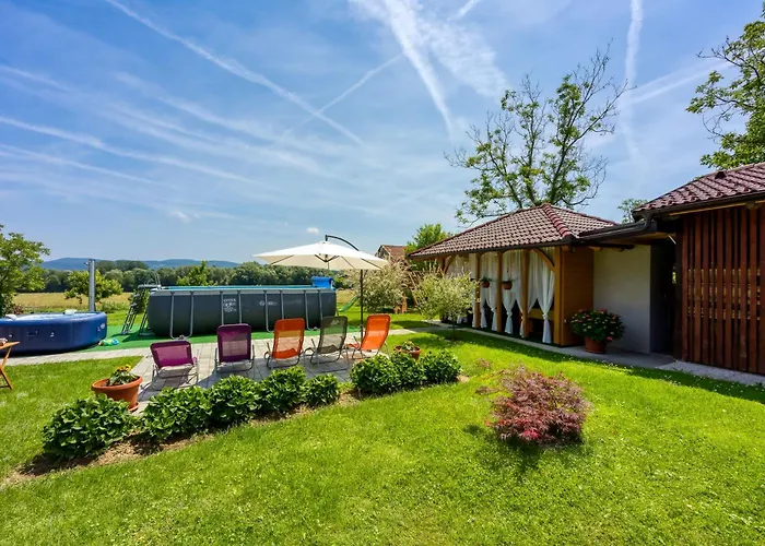 Merry's & Relax House - Happy